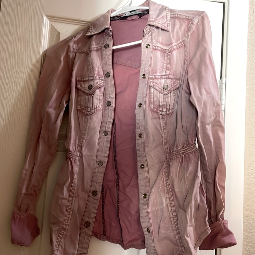 Guess washed pink button up shirt, great shape!!
